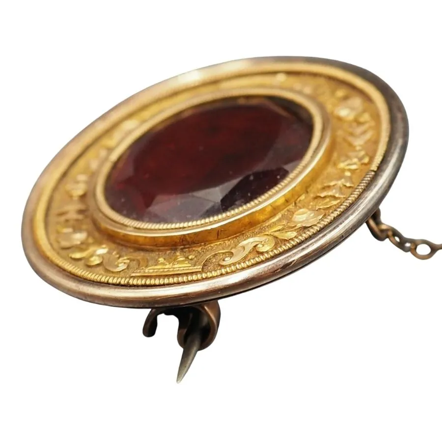 9ct Yellow Gold Brooch with Engraved Surrounding Red Glass