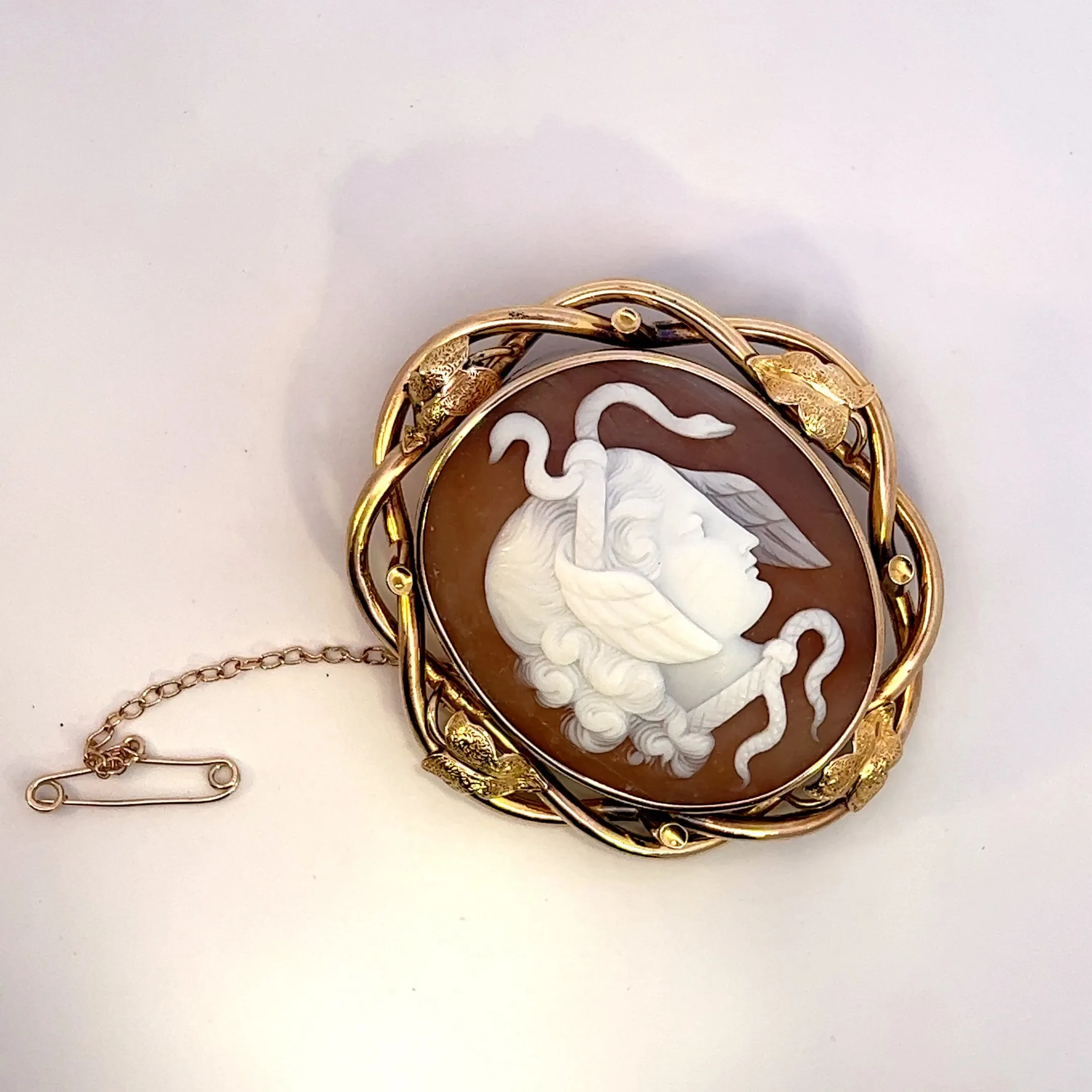 9ct Yellow Gold Shell Cameo Brooch featuring Medusa (Circa 1890)