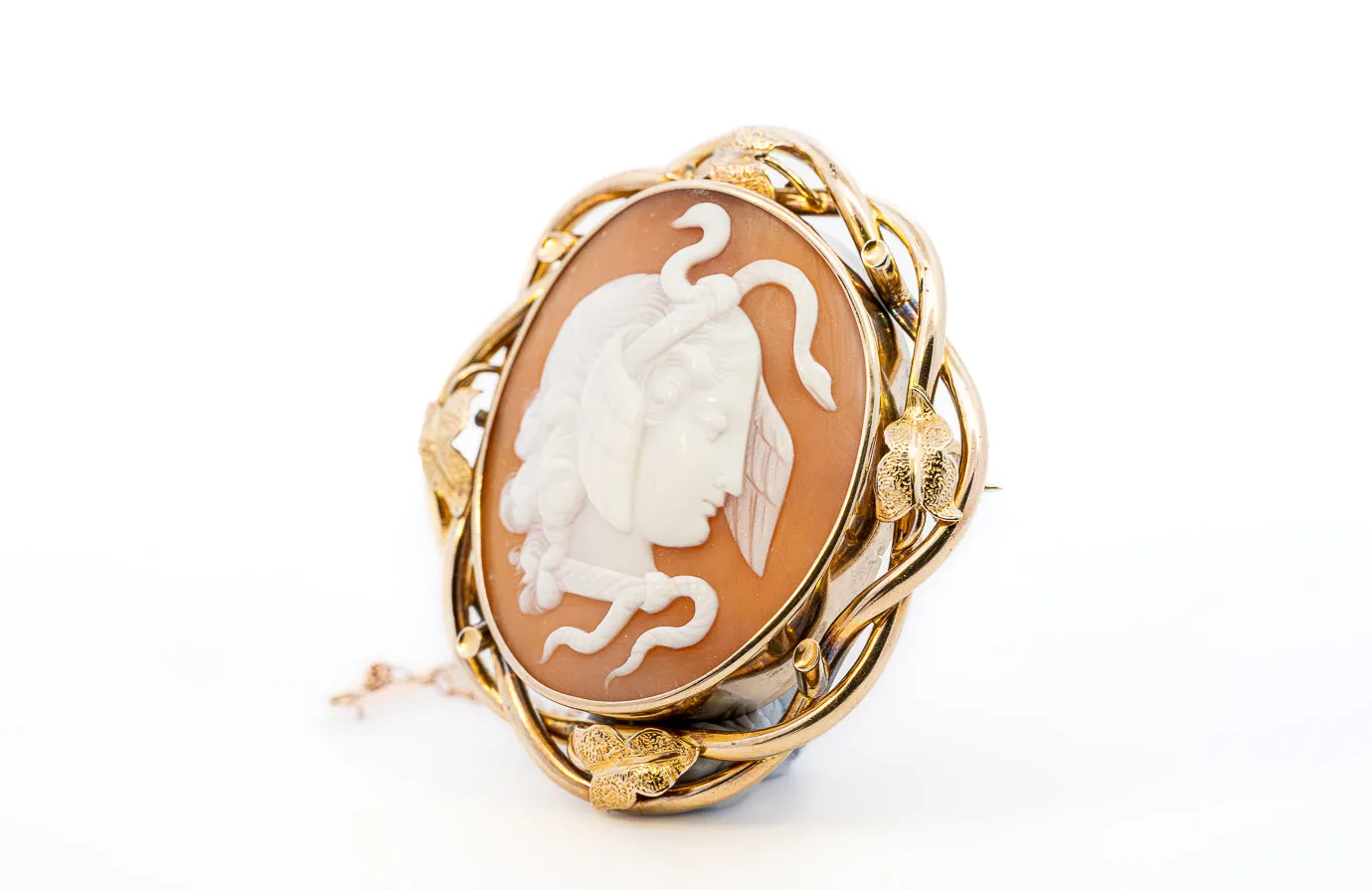 9ct Yellow Gold Shell Cameo Brooch featuring Medusa (Circa 1890)