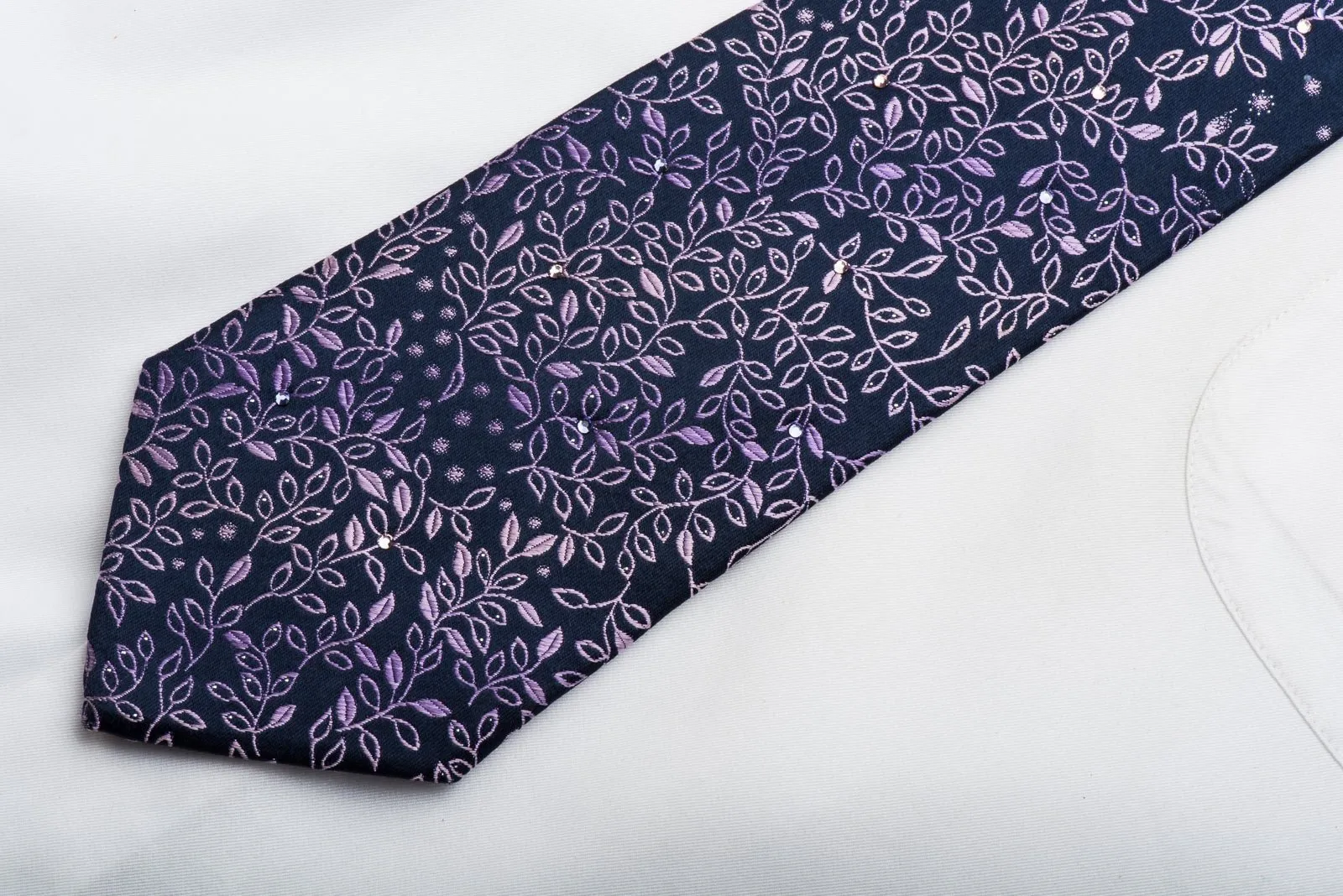 Aquascutum Mens Rhinestone Tie Purple Leaves On Navy Blue With Sparkles