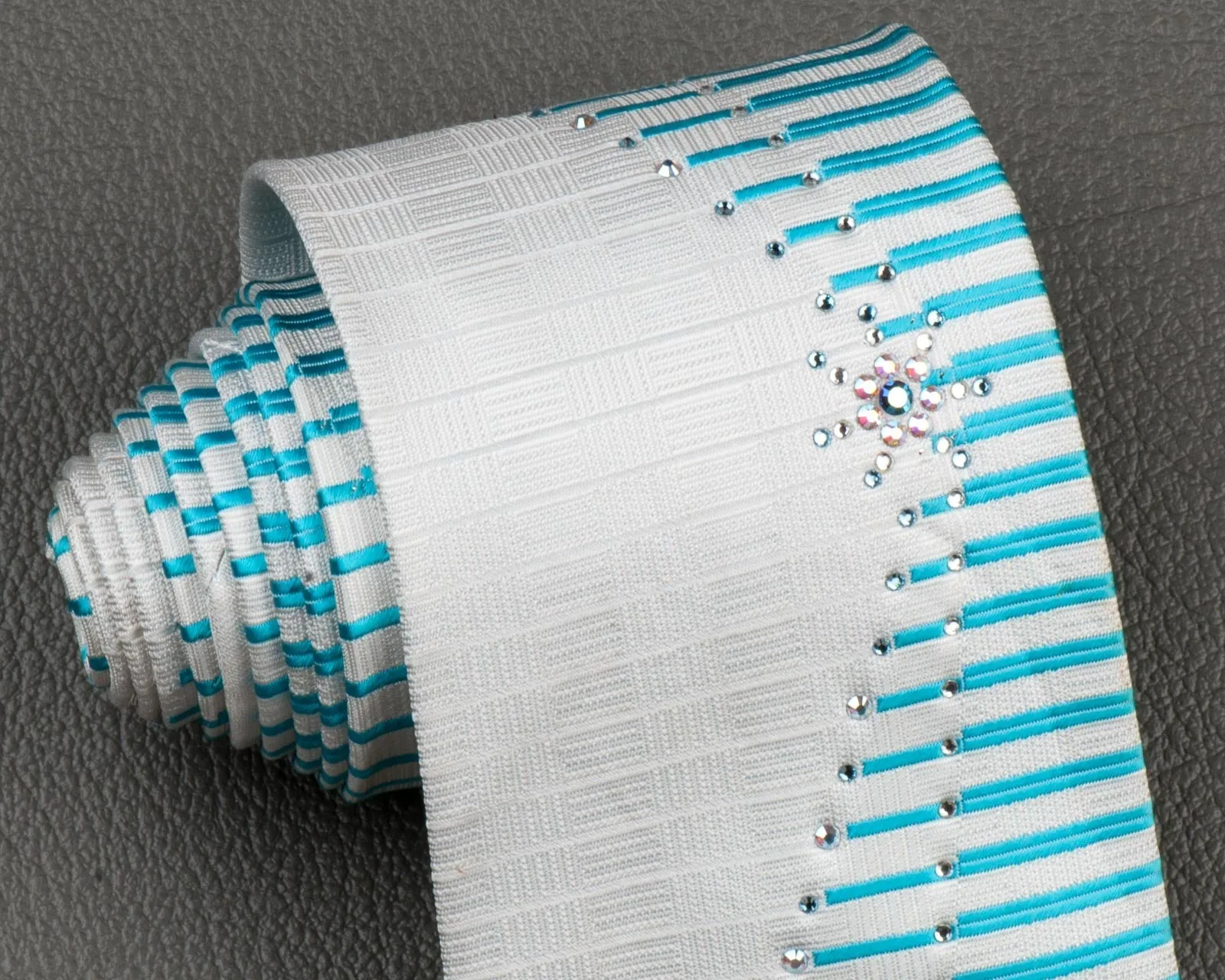 Daniel Hechter Silk Neck Tie Blue Stripes On White With Rhinestones 3 1/2 Inch