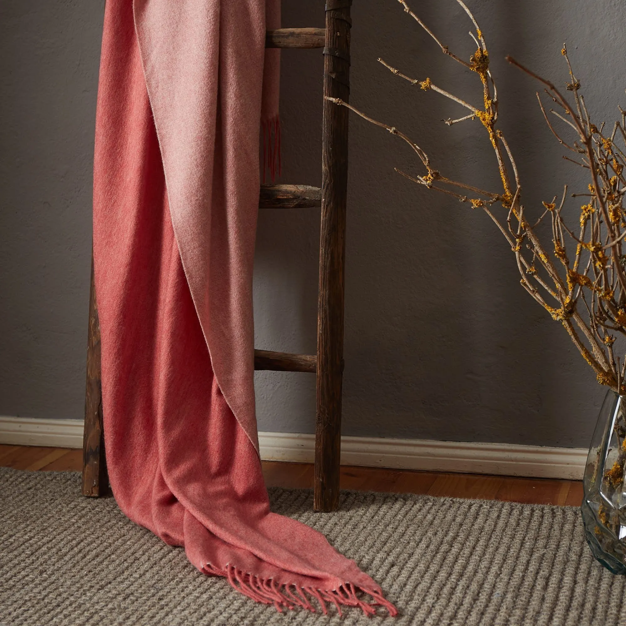 Sontra Cashmere Blanket [Coral/Ivory]