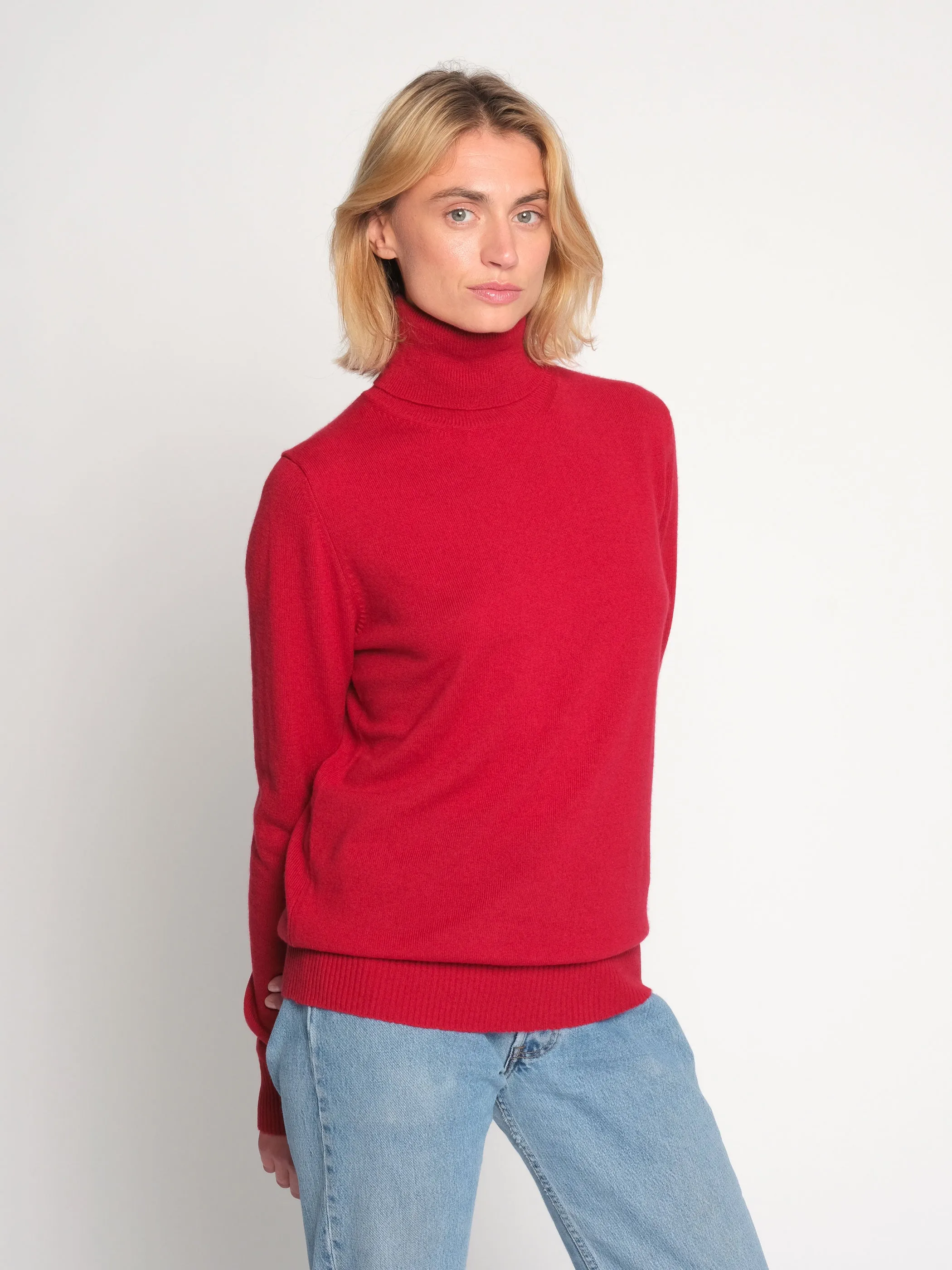 THE CASHMERE ROLLNECK | Red Ribbon